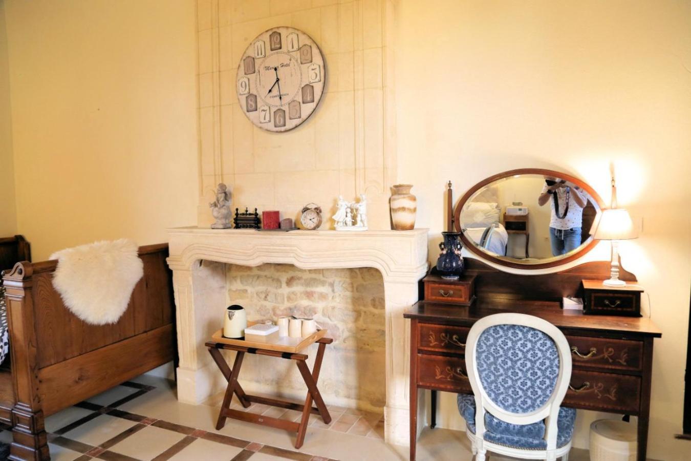 Chateau Du Bu Anctoville Room photo